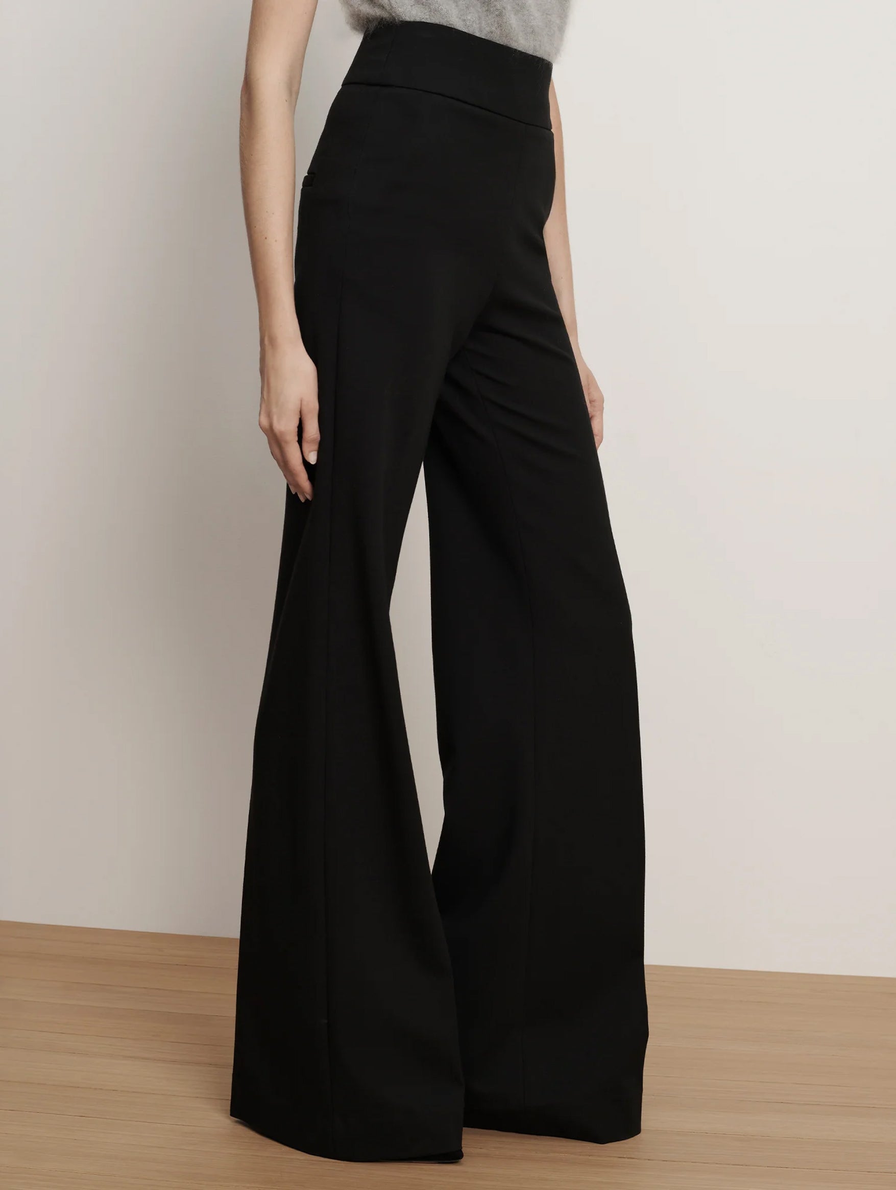 Kalinda Pant in Black