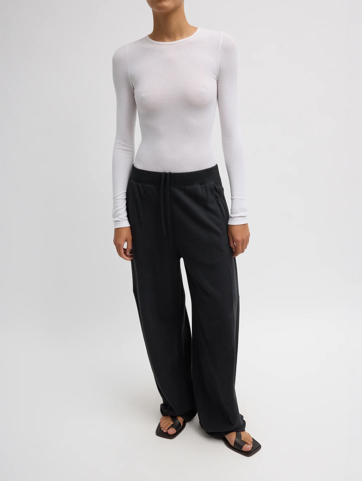 Light Weight Sweatshirting Winslow Pant Short in Black