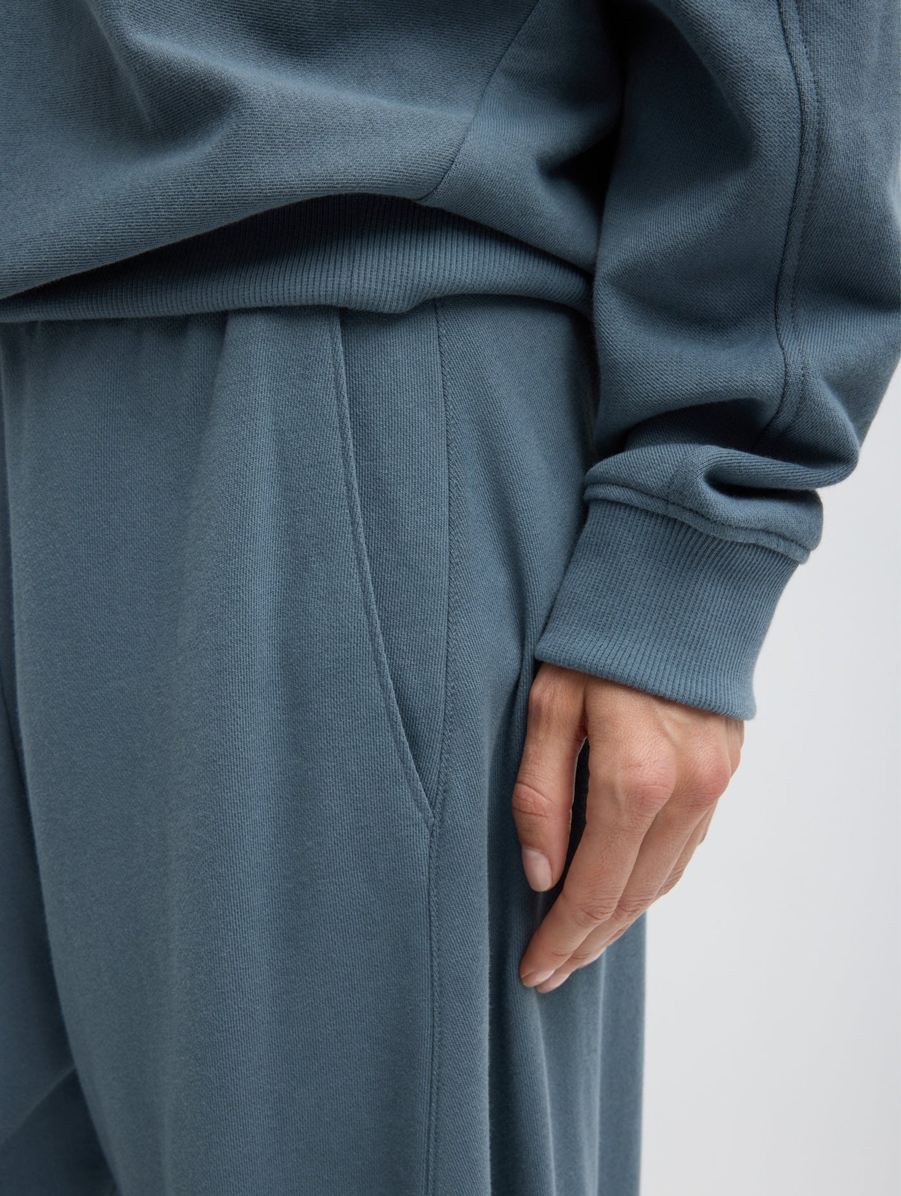 Light Weight Sweatshirting Winslow Pant Short in Blue Grey