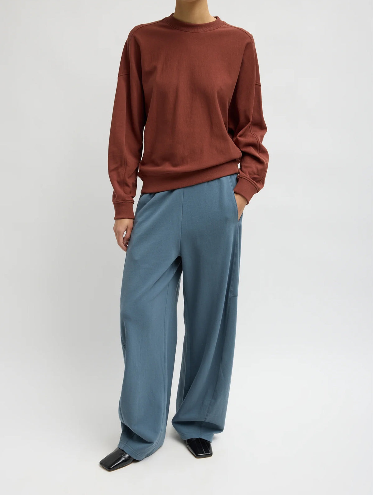 Light Weight Sweatshirting Winslow Pant Regular in Blue Grey