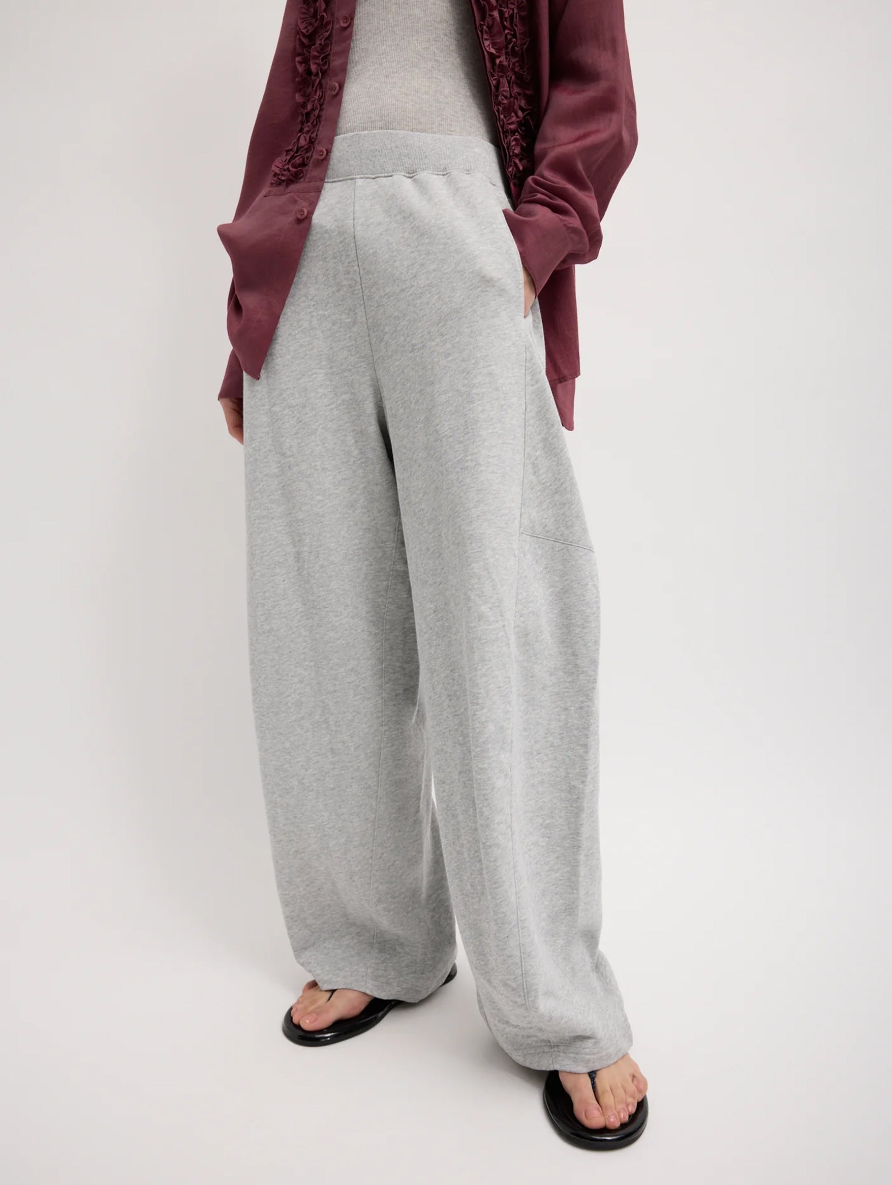 Light Weight Sweatshirting Regular Winslow Pant in Heather Grey