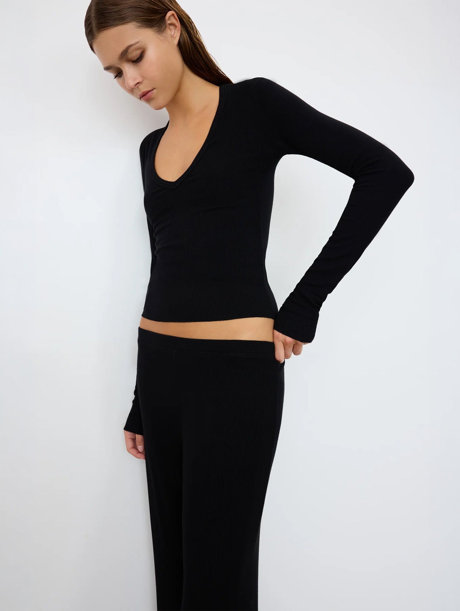 Long Sleeve V-Neck Top in Black