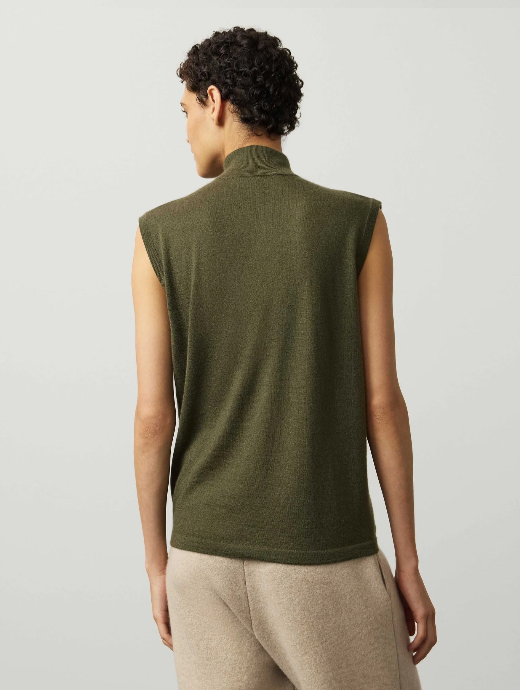 Lucy Cashmere Vest in Dark Moss