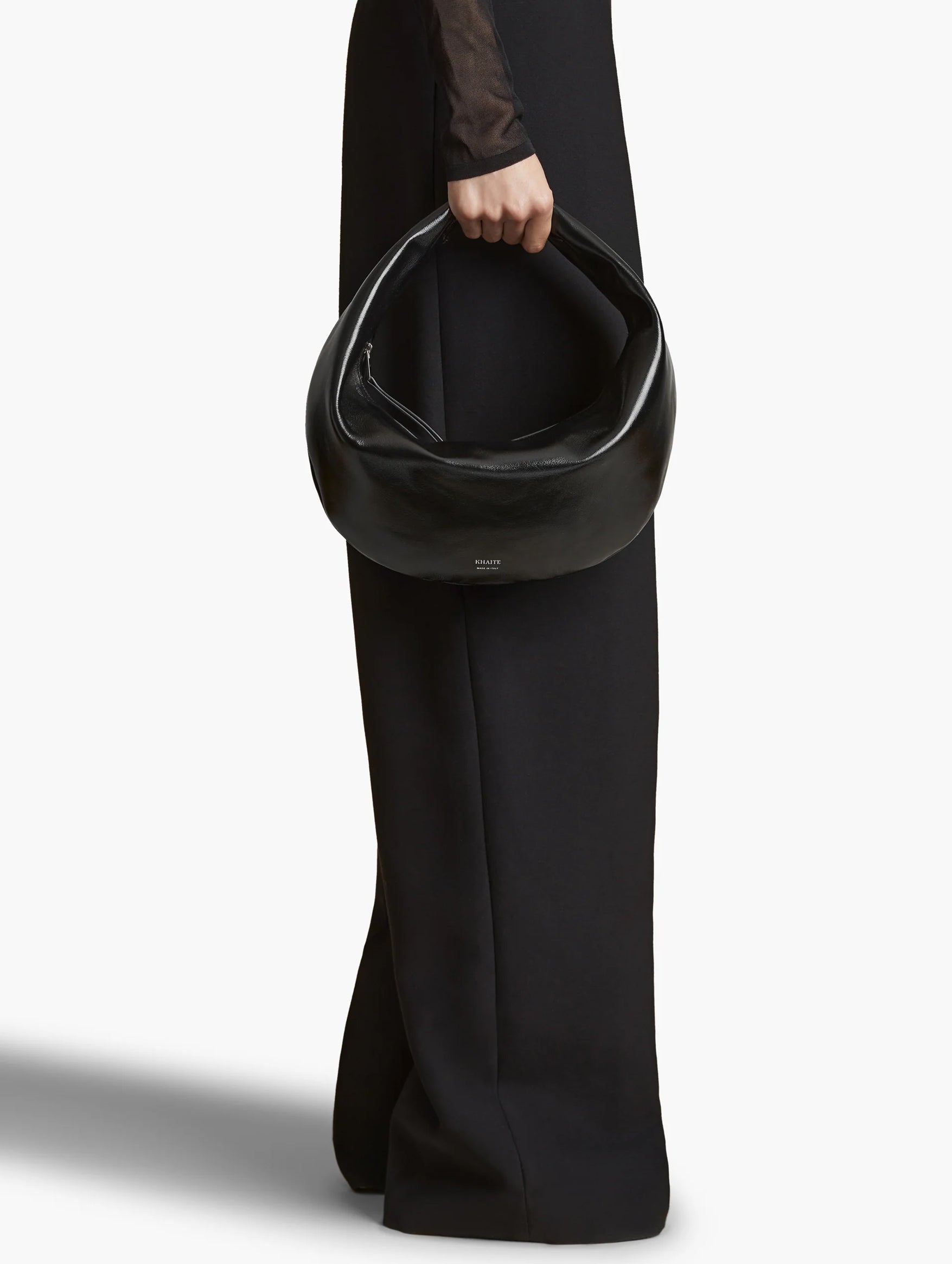 Medium Olivia Hobo Bag in Black