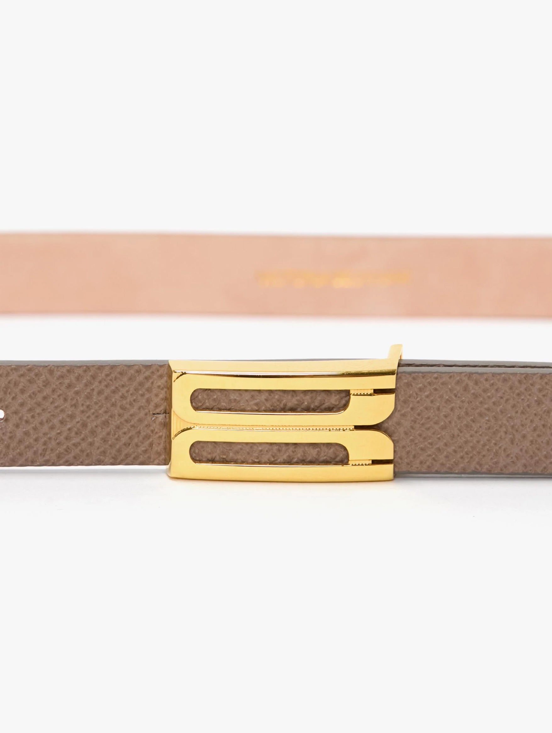 B Buckle Micro Frame Belt in Dove Grey