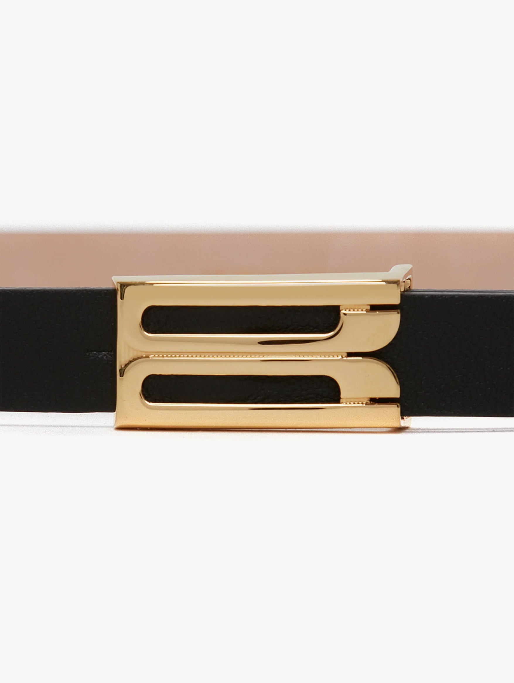 B Buckle Micro Frame Belt in Black