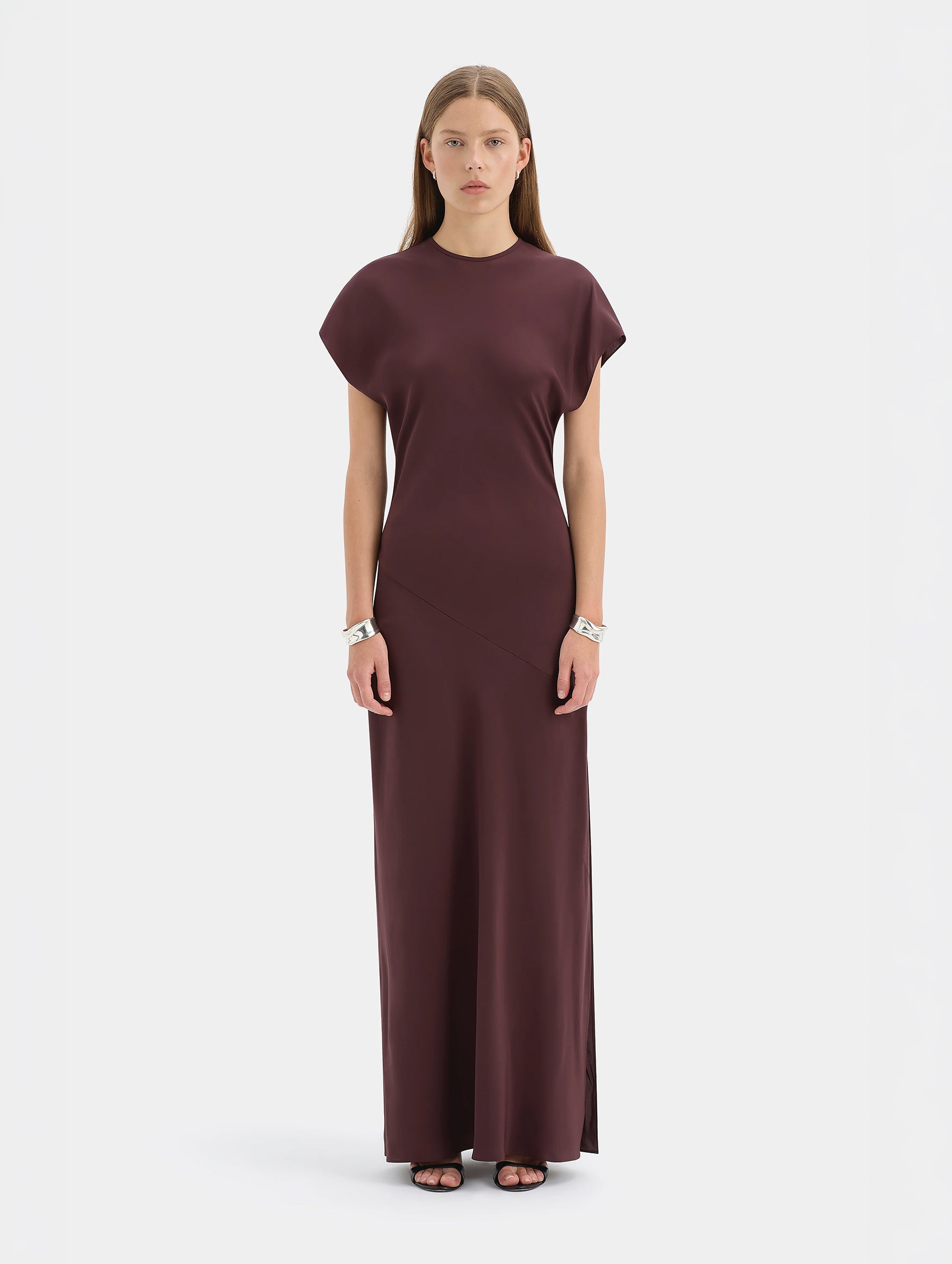 Noria Sleeved Gown in Dark Plum
