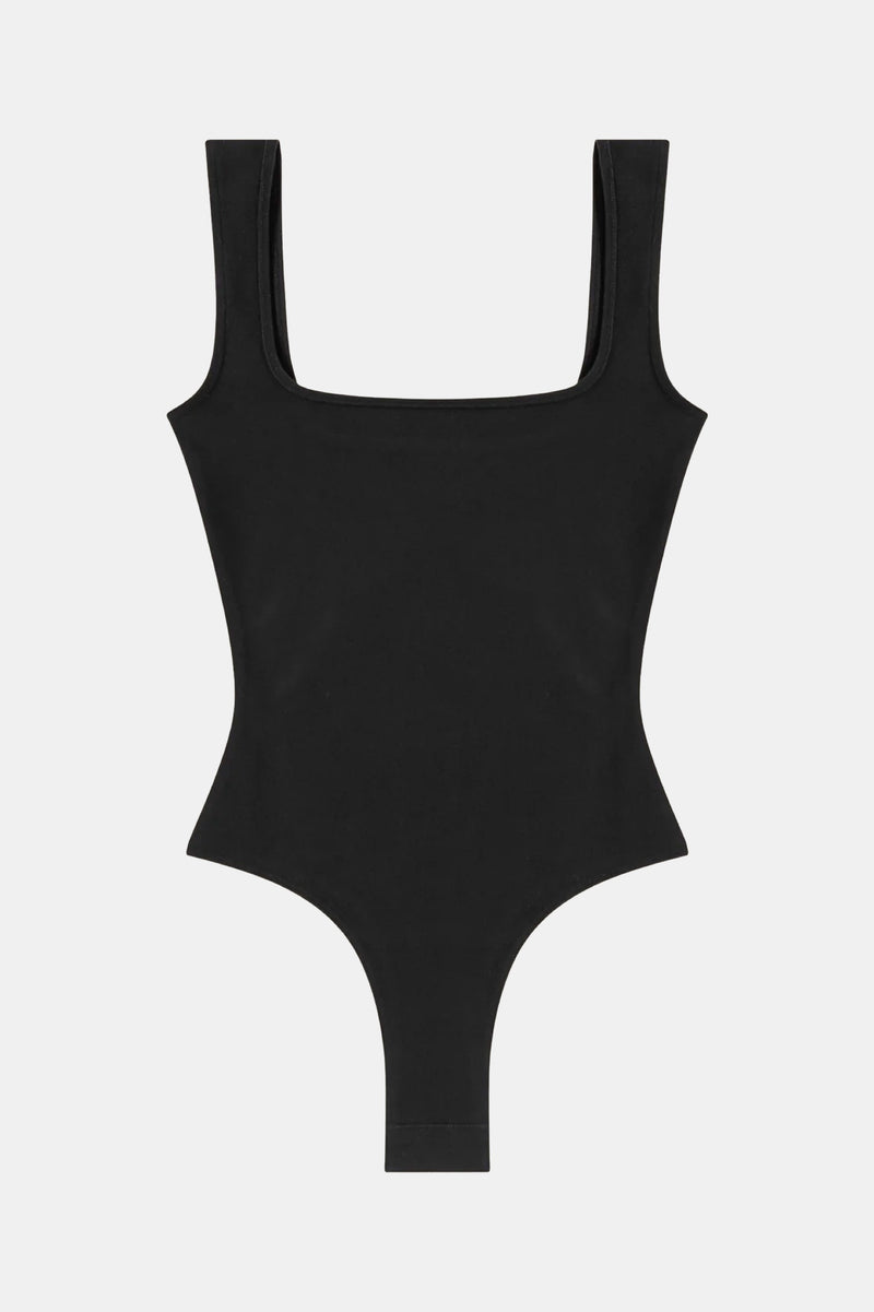 Nur Body in Black