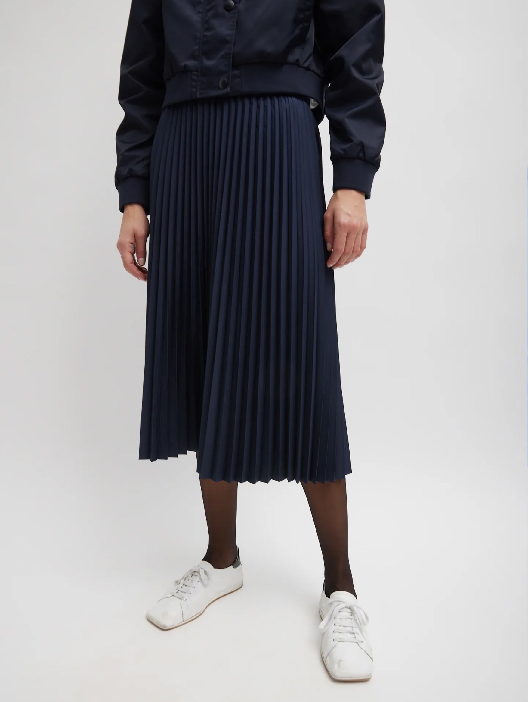 Sunray Pleating Skirt in Navy