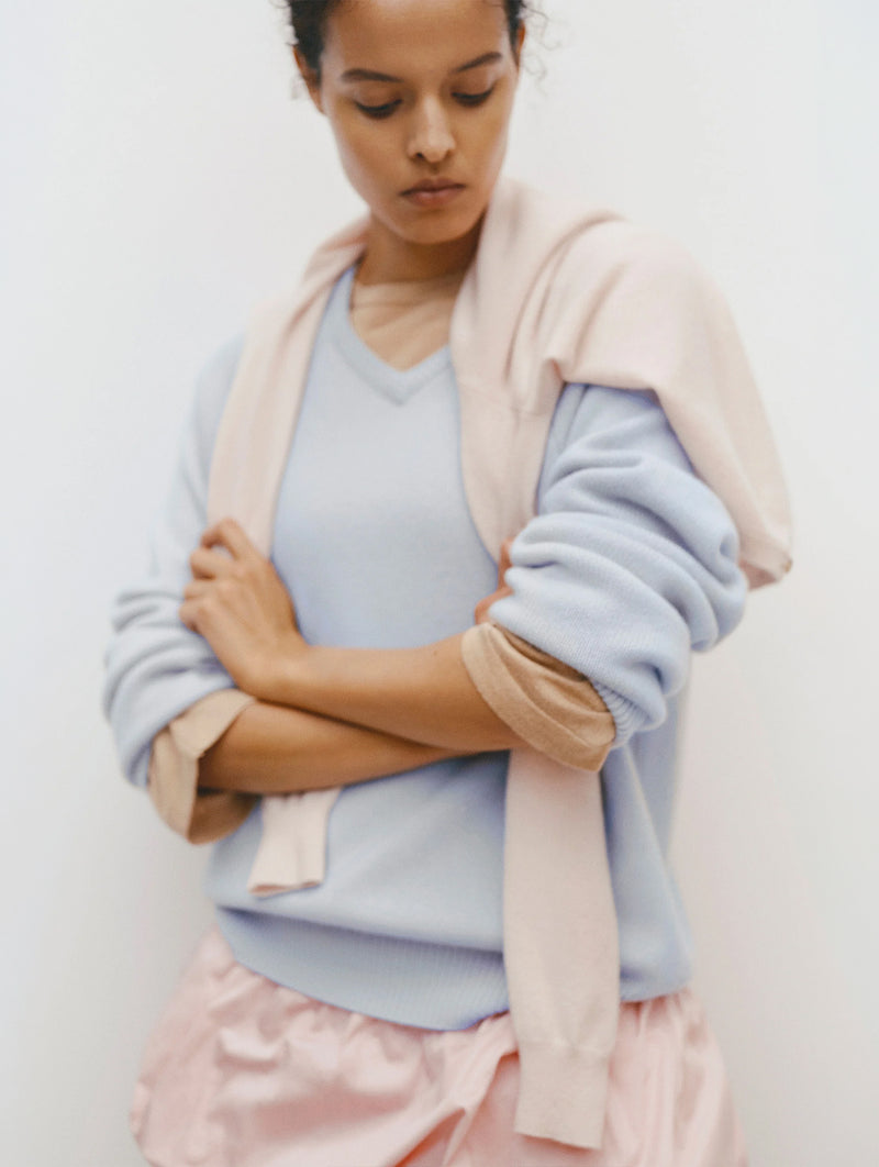 Oversized V-Neck in Ice Blue
