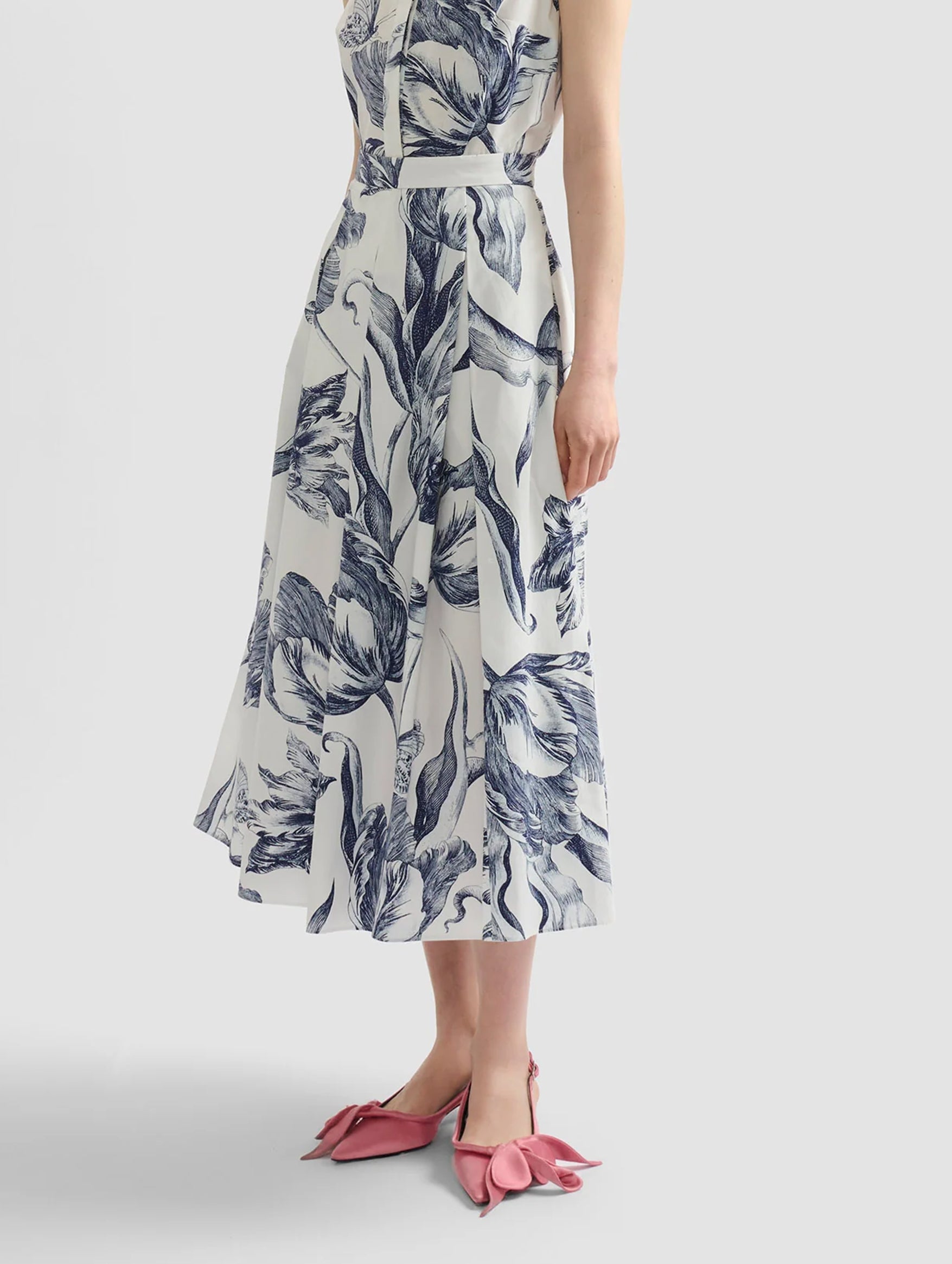 Pleated Midi Skirt in Botanical Engraving Ivory