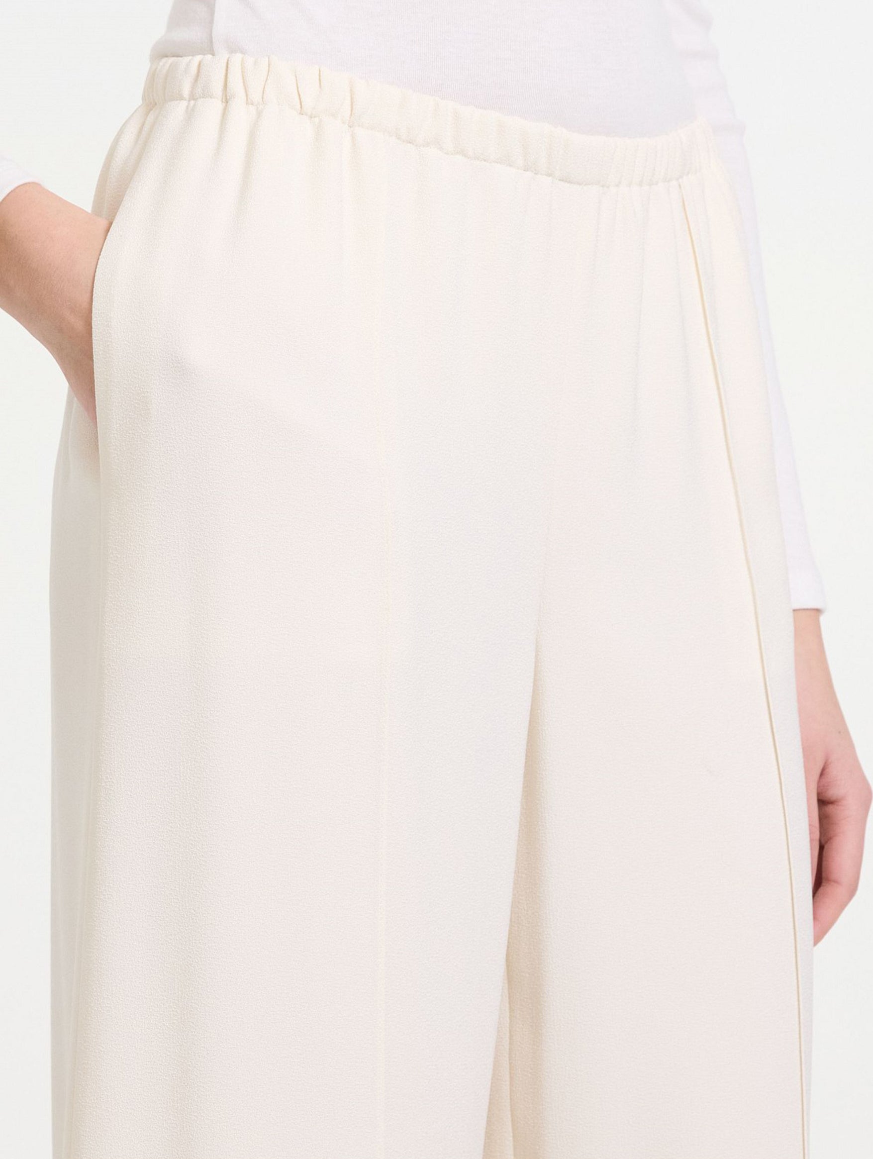 Pintuck Pull-On Pant in Rice