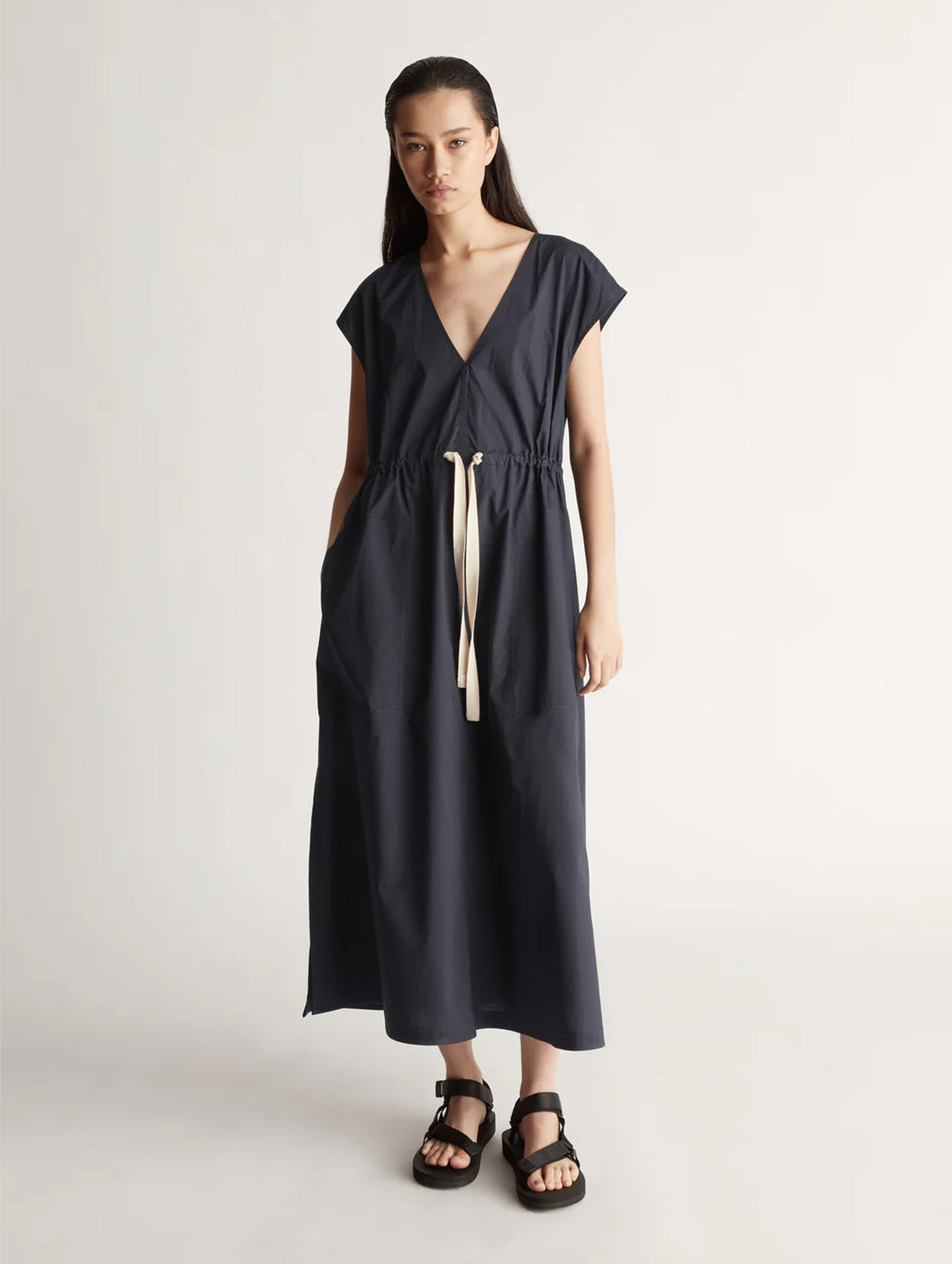 LM Poplin V Neck Dress in Navy