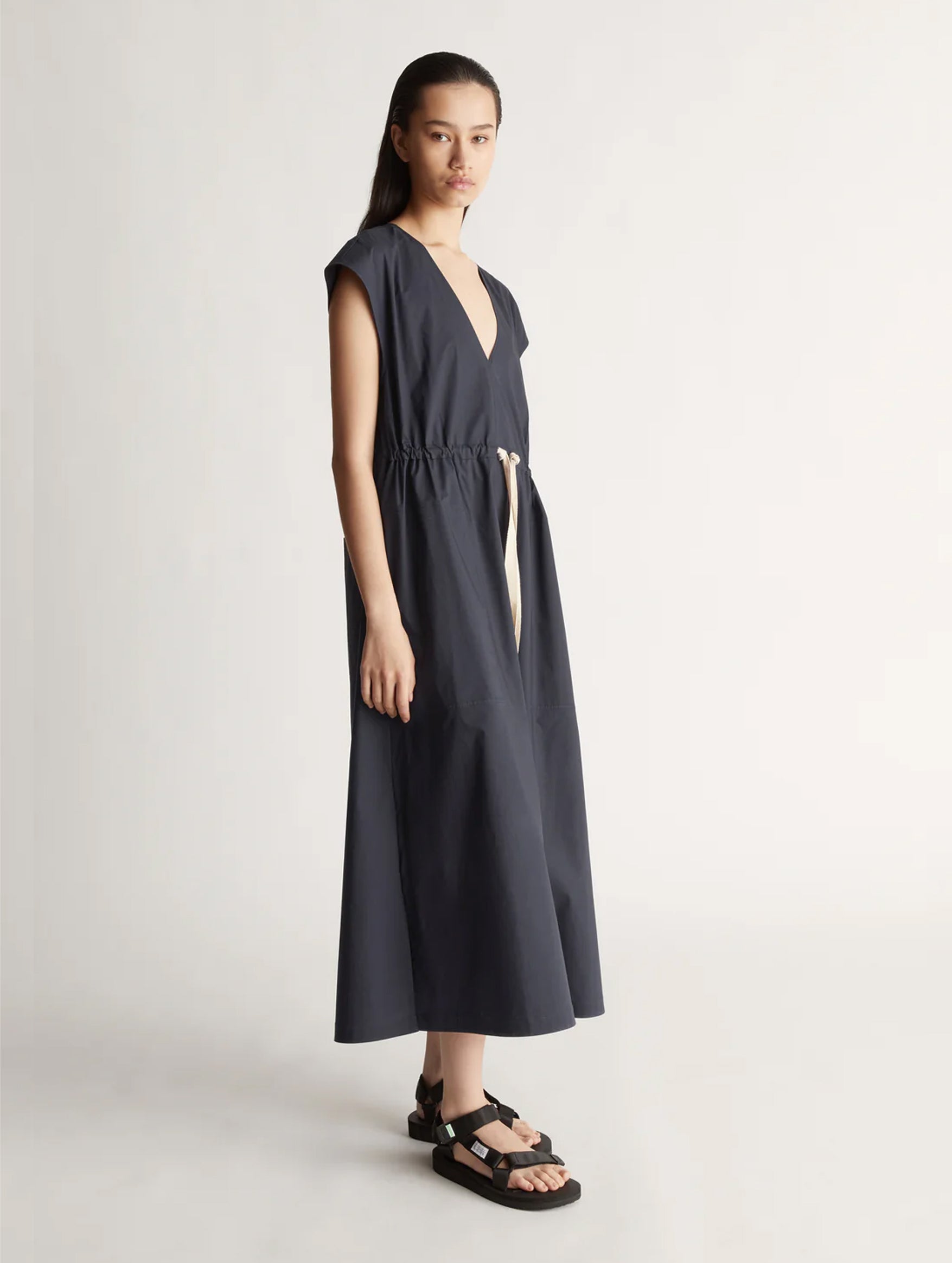 LM Poplin V Neck Dress in Navy