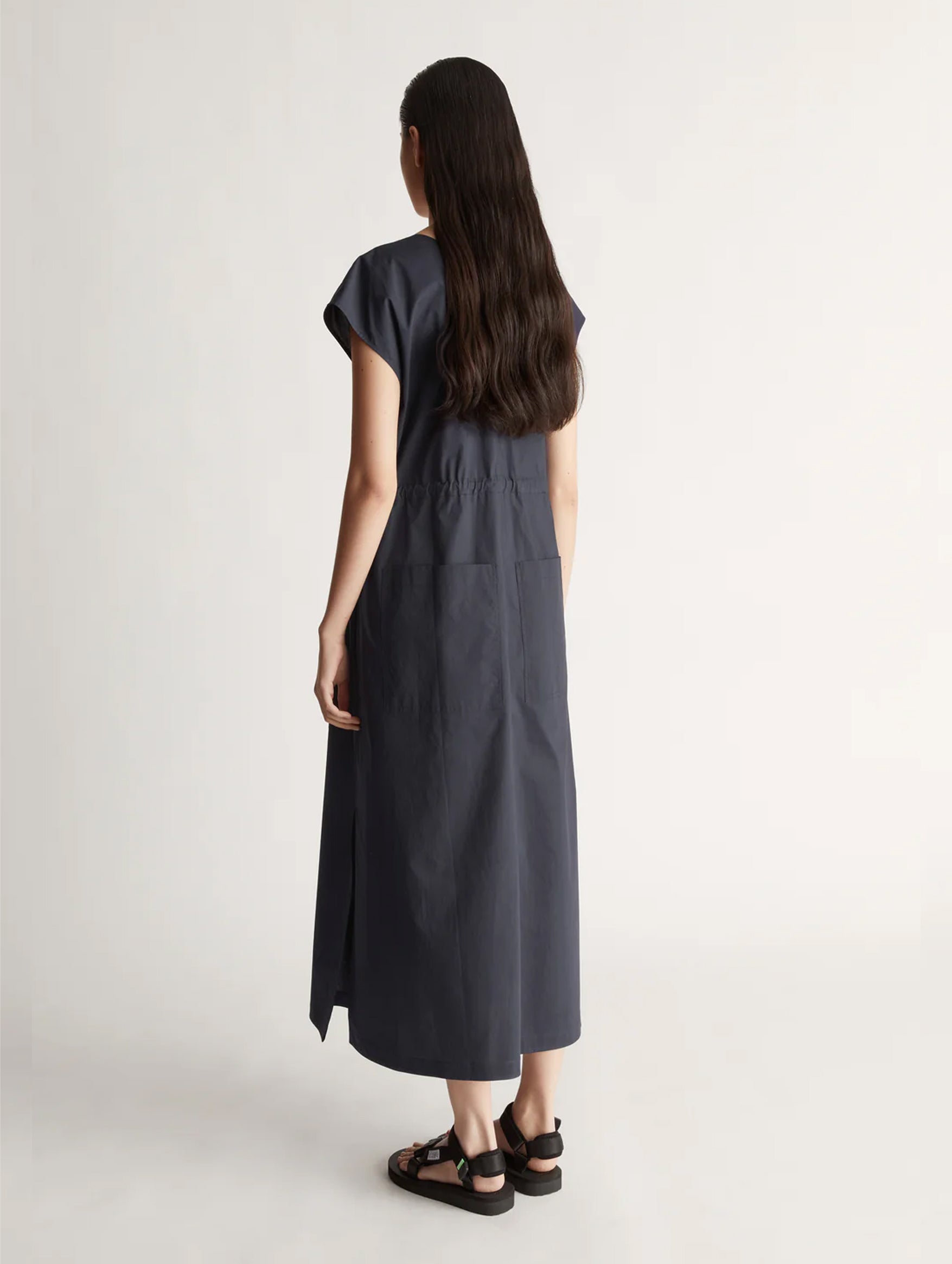 LM Poplin V Neck Dress in Navy