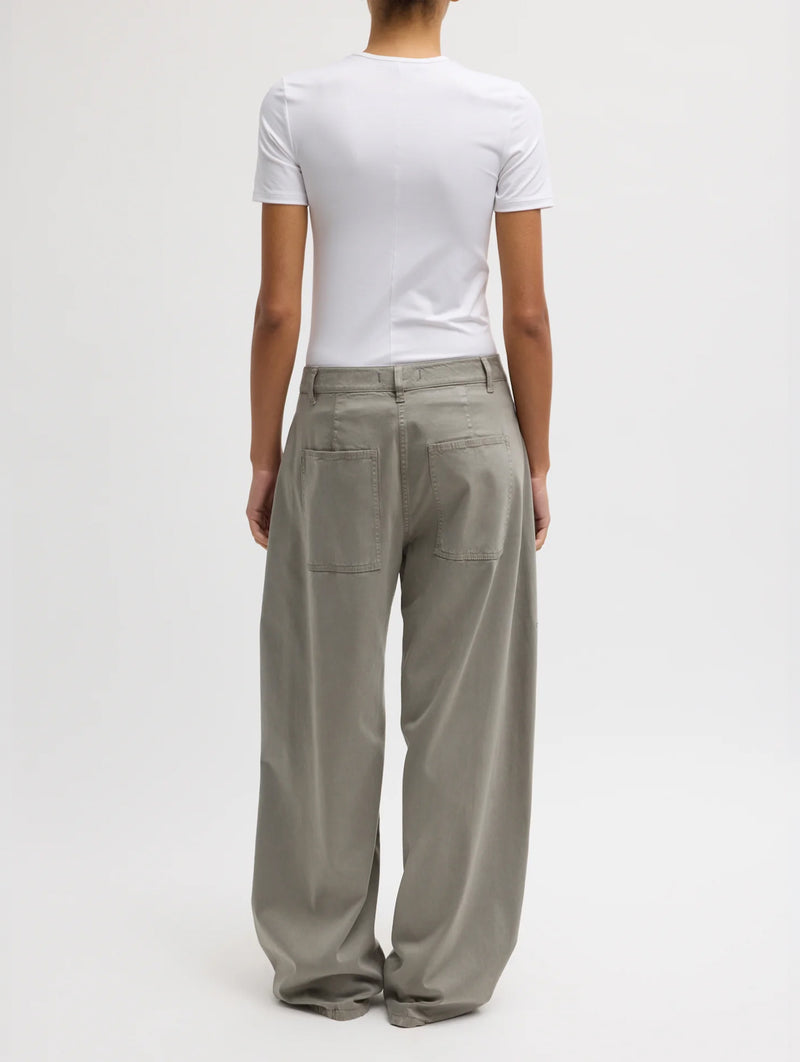 Reactive Garment Dyed Stretch Twill Sid Pant in Pewter (Short)