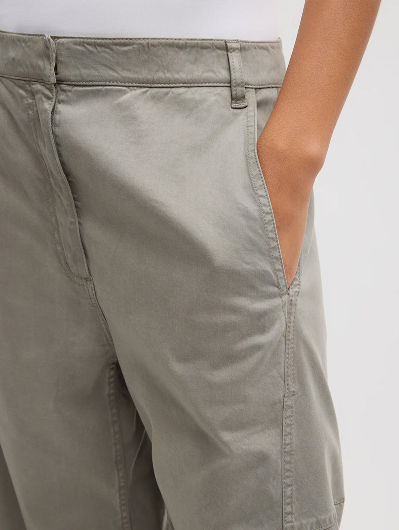 Reactive Garment Dyed Stretch Twill Sid Pant in Pewter (Short)