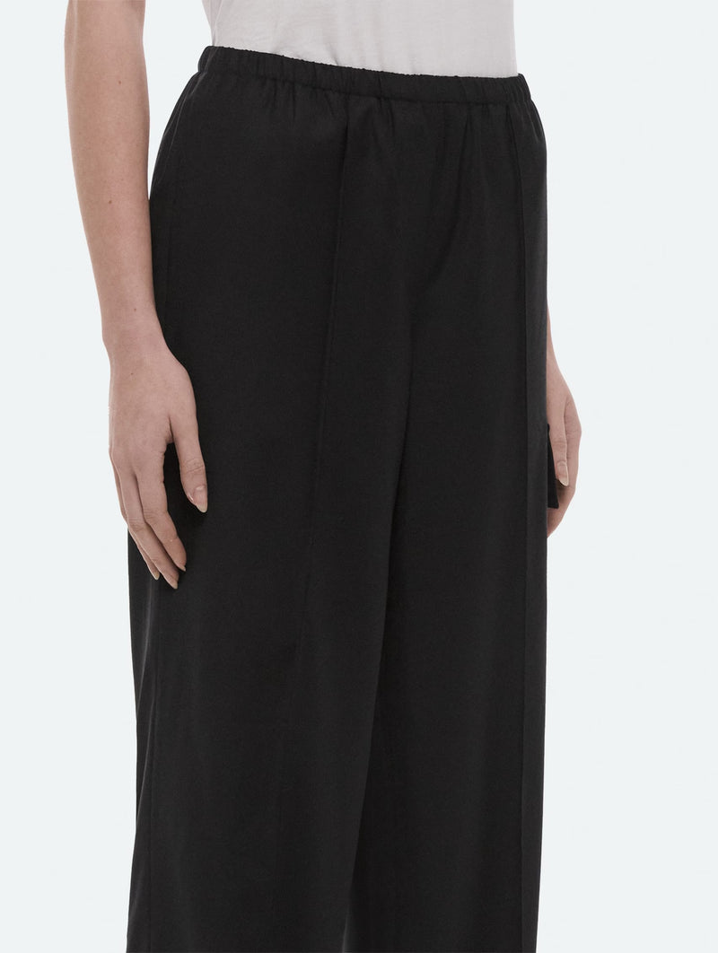 Relaxed Cargo Trousers in Black