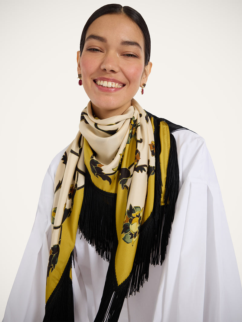 Reversible Fringe Foulard 90 in Buttercup Placée