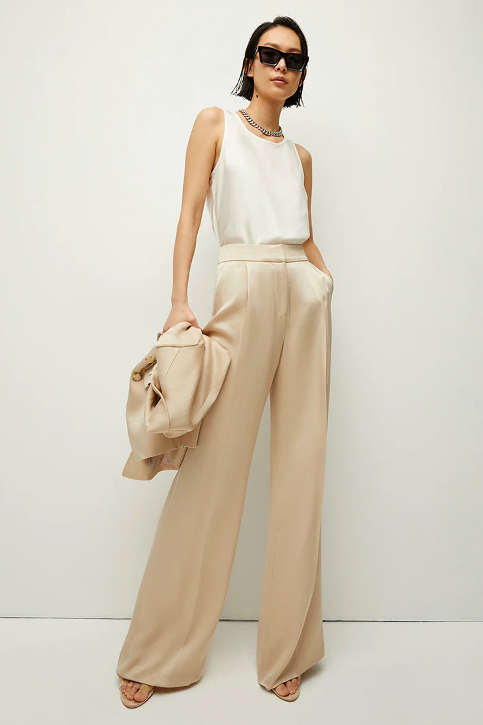 Robinne Pant in Sand