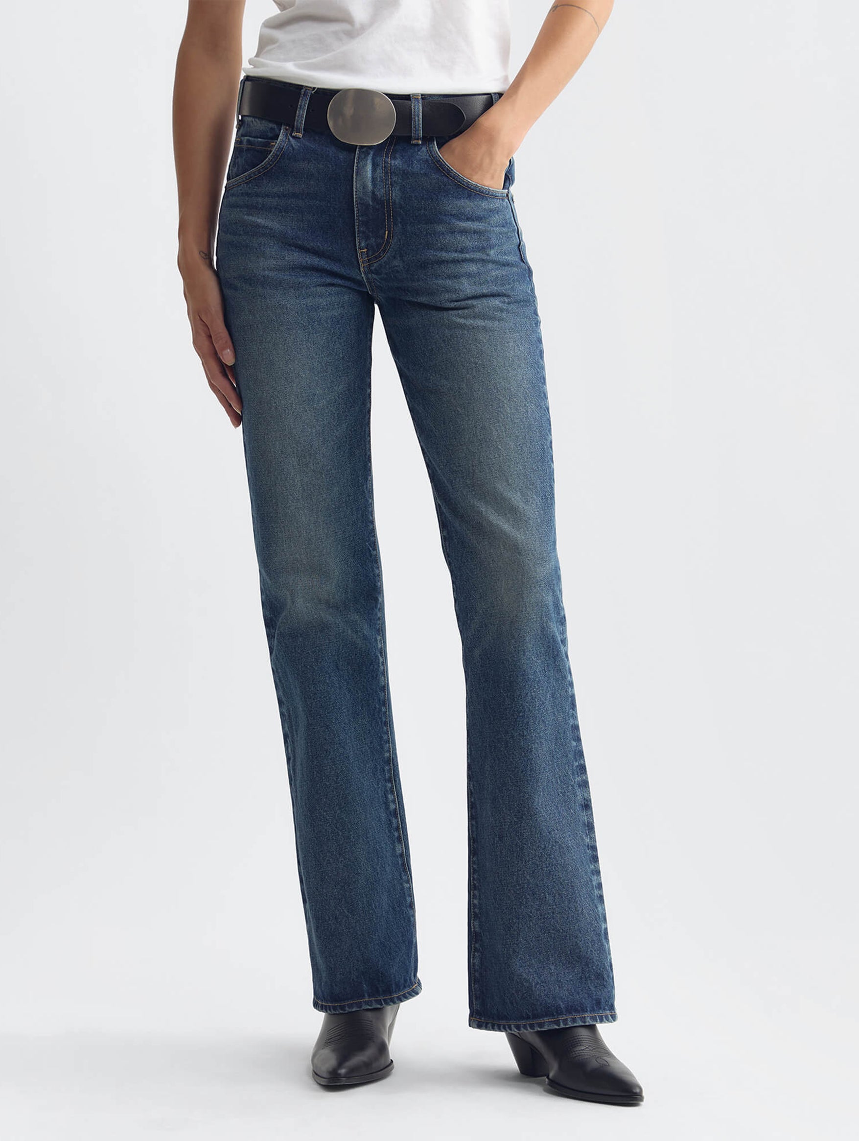 Roxane Jean in Simon Wash