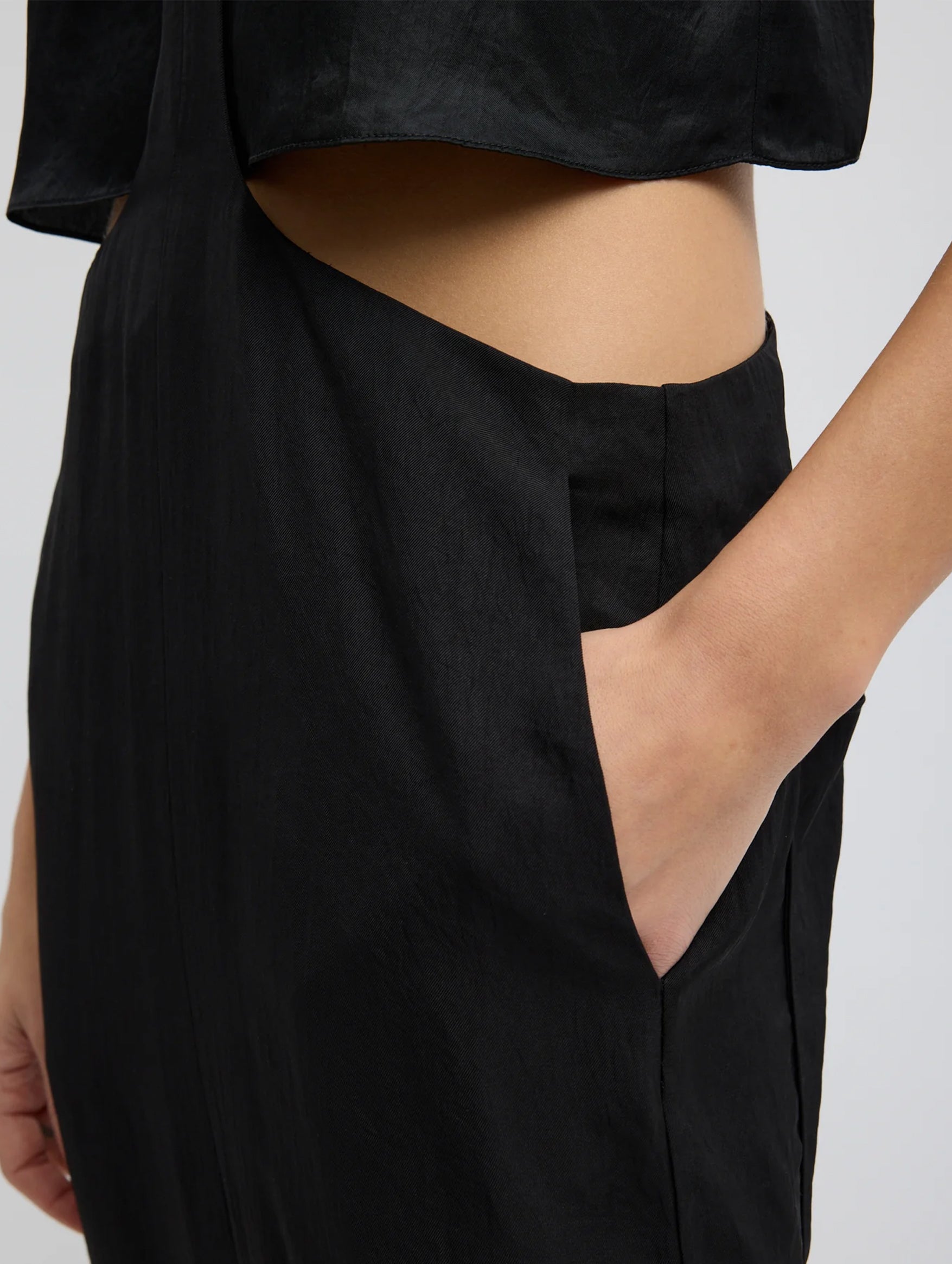 Summer Acetate Crinkle Overall Skirt in Black