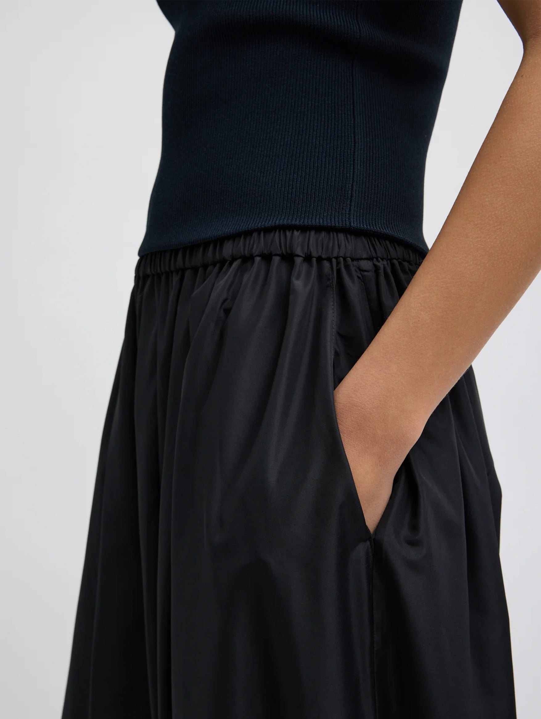 Summer Nylon Zeppelin Pant in Black