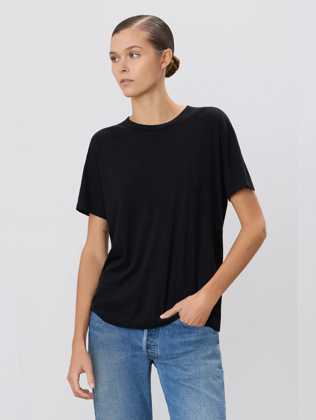 Short Sleeve Boyfriend T-Shirt in Black