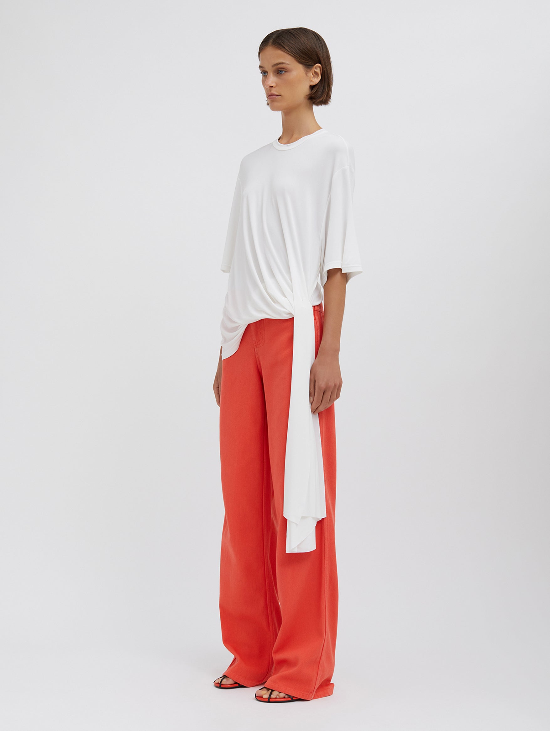 Side Cowl Drape Extension Tee in White