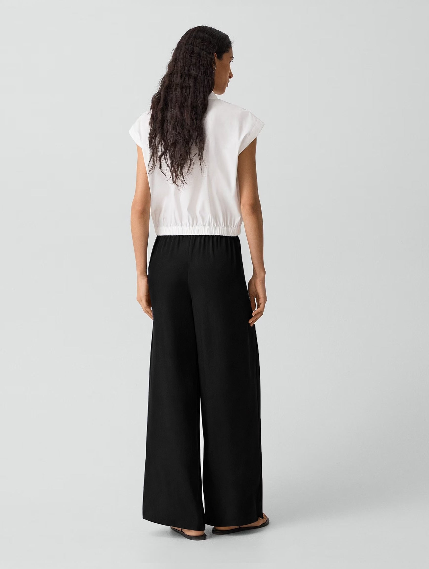 Side Vent Pull-On Pant in Black