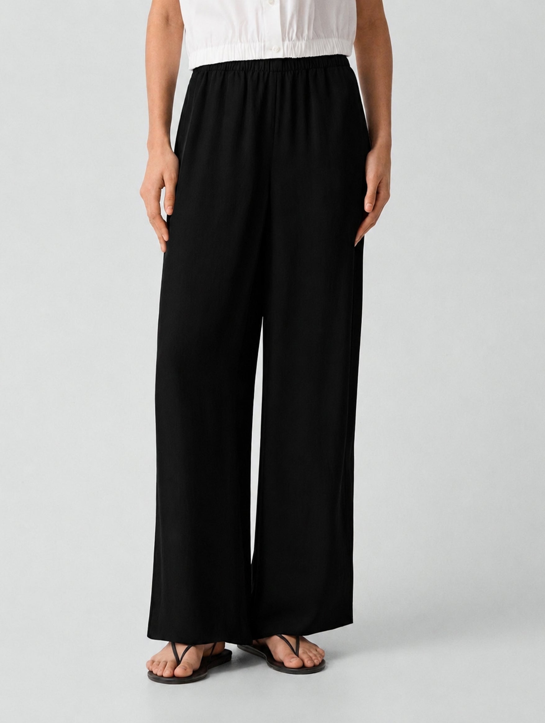 Side Vent Pull-On Pant in Black