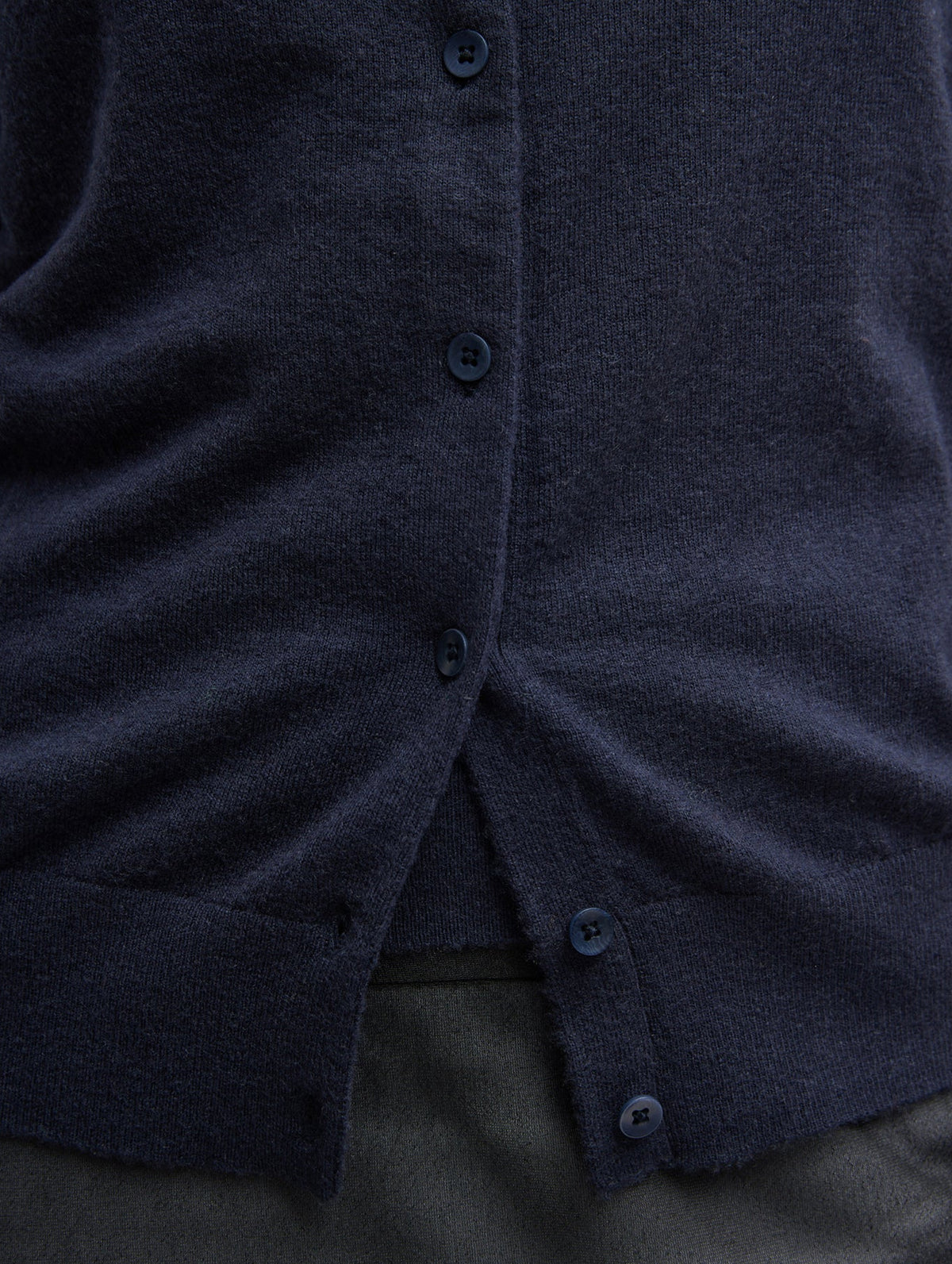 Skinlike Mercerized Wool Shrunken Cardigan in Navy