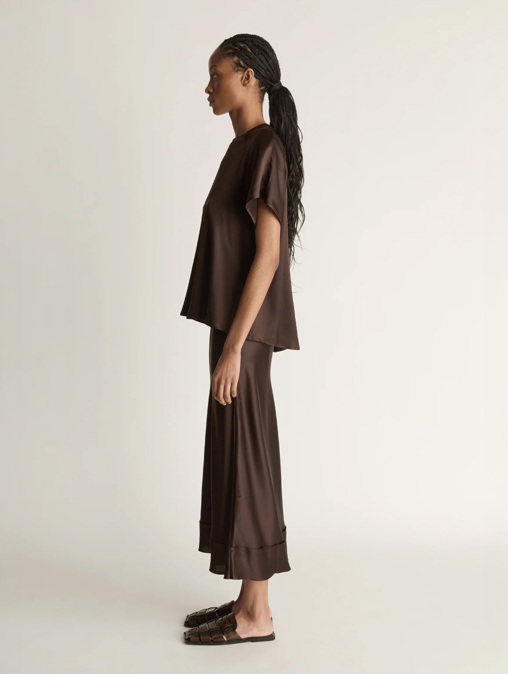Stella Silk Satin Raglan Tee in Chocolate