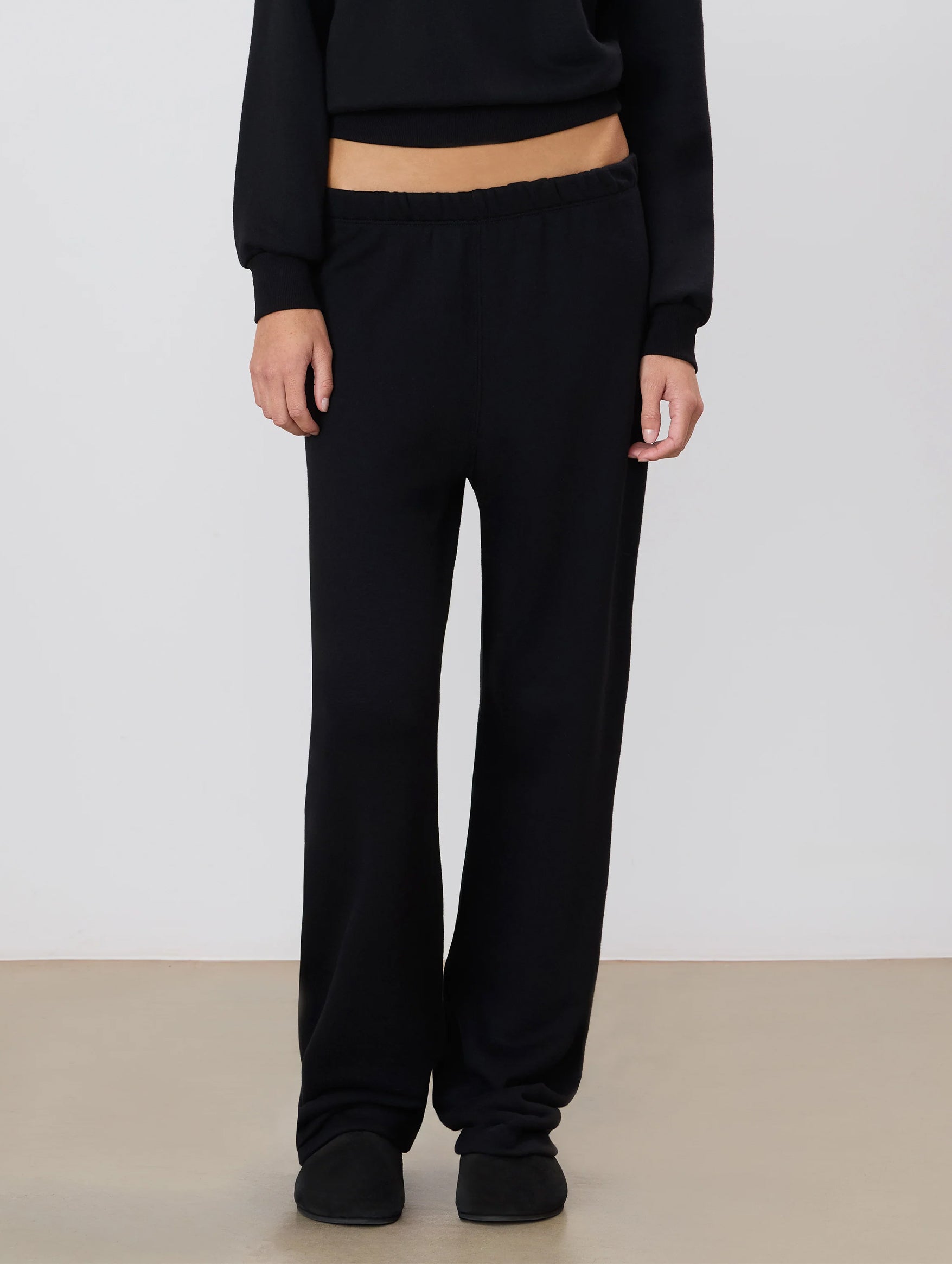 Straight Leg Sweatpant in Black