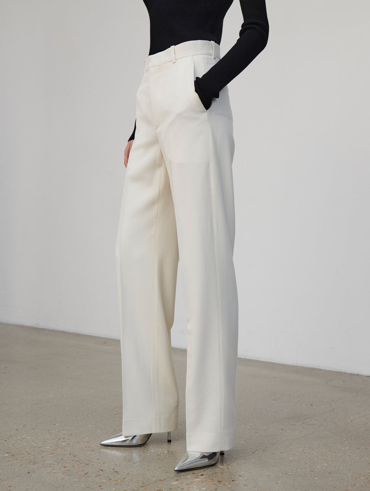 Straight Leg Wool Trouser in Off White