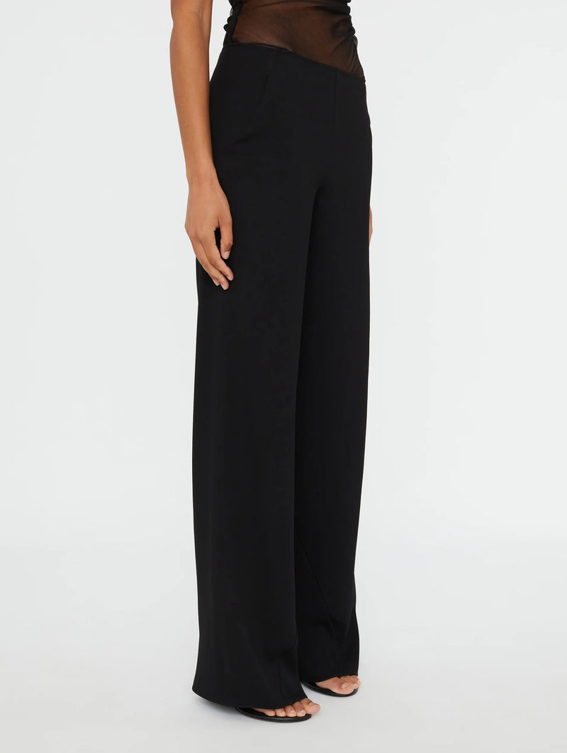 Traverse Bias Trouser in Black