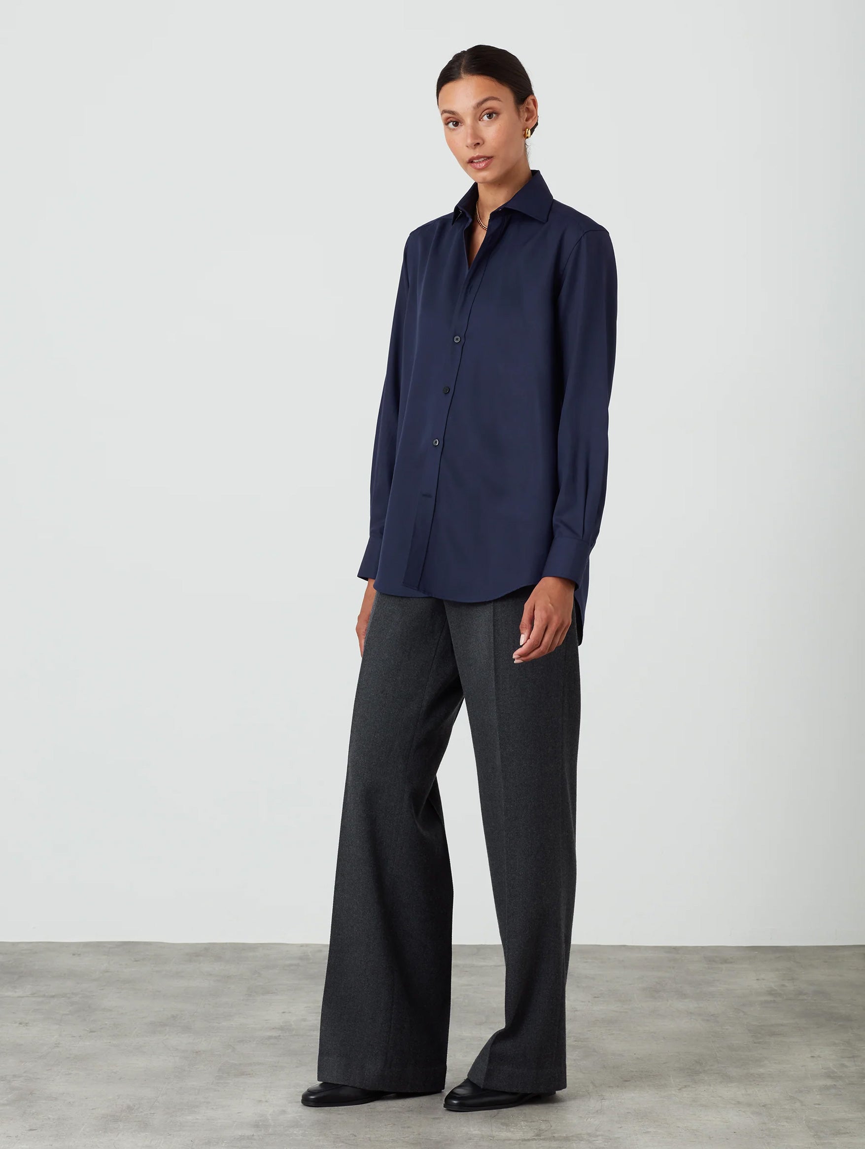 The Boyfriend Tencel Shirt in Navy