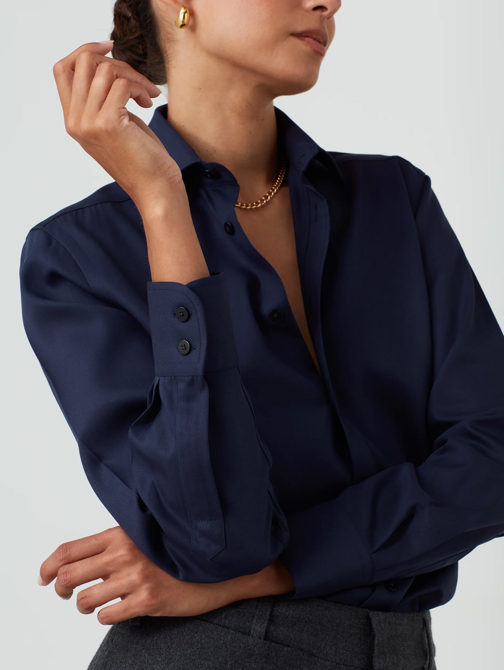 The Boyfriend Tencel Shirt in Navy