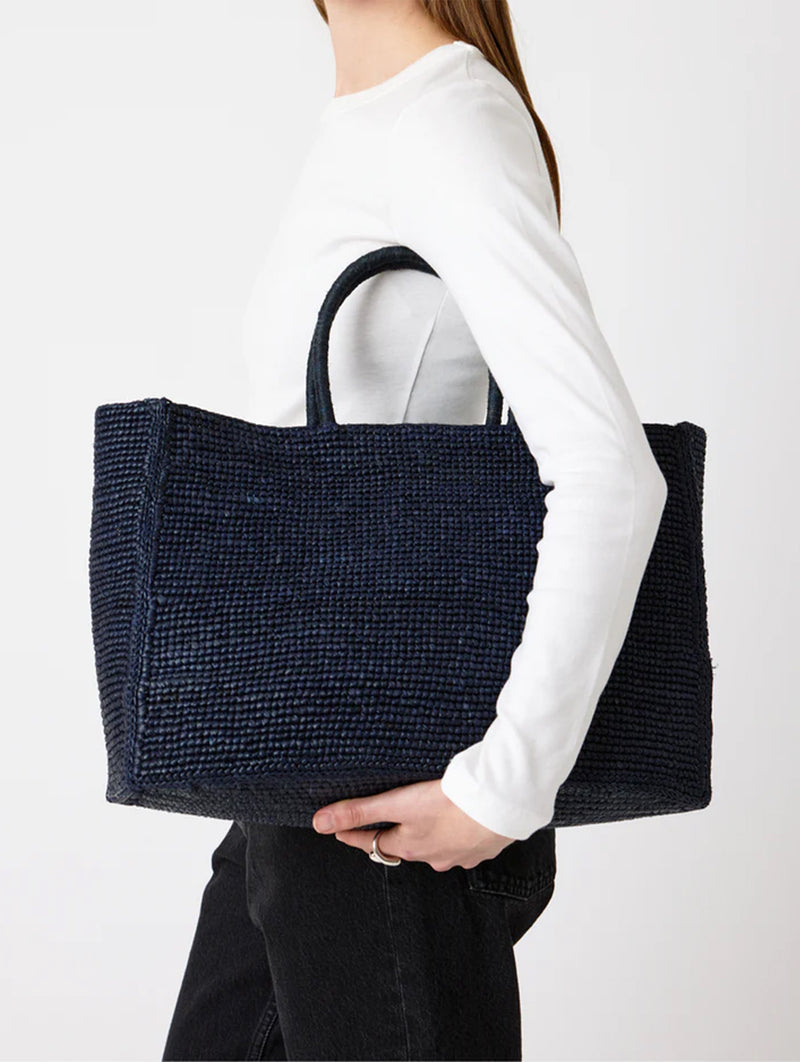 The Charlotte Raffia Bag Large in Navy