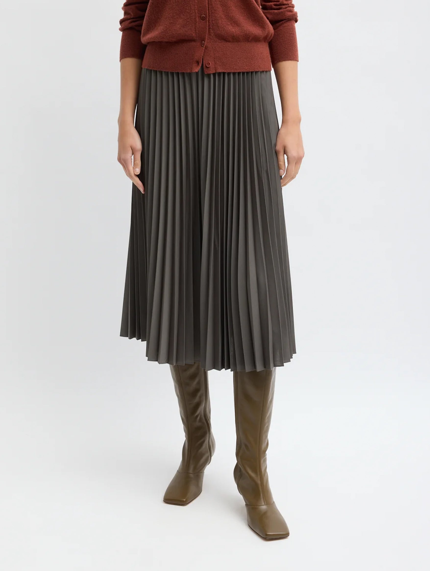 Tropical Wool Pleating Sunray Skirt in Dark Stone