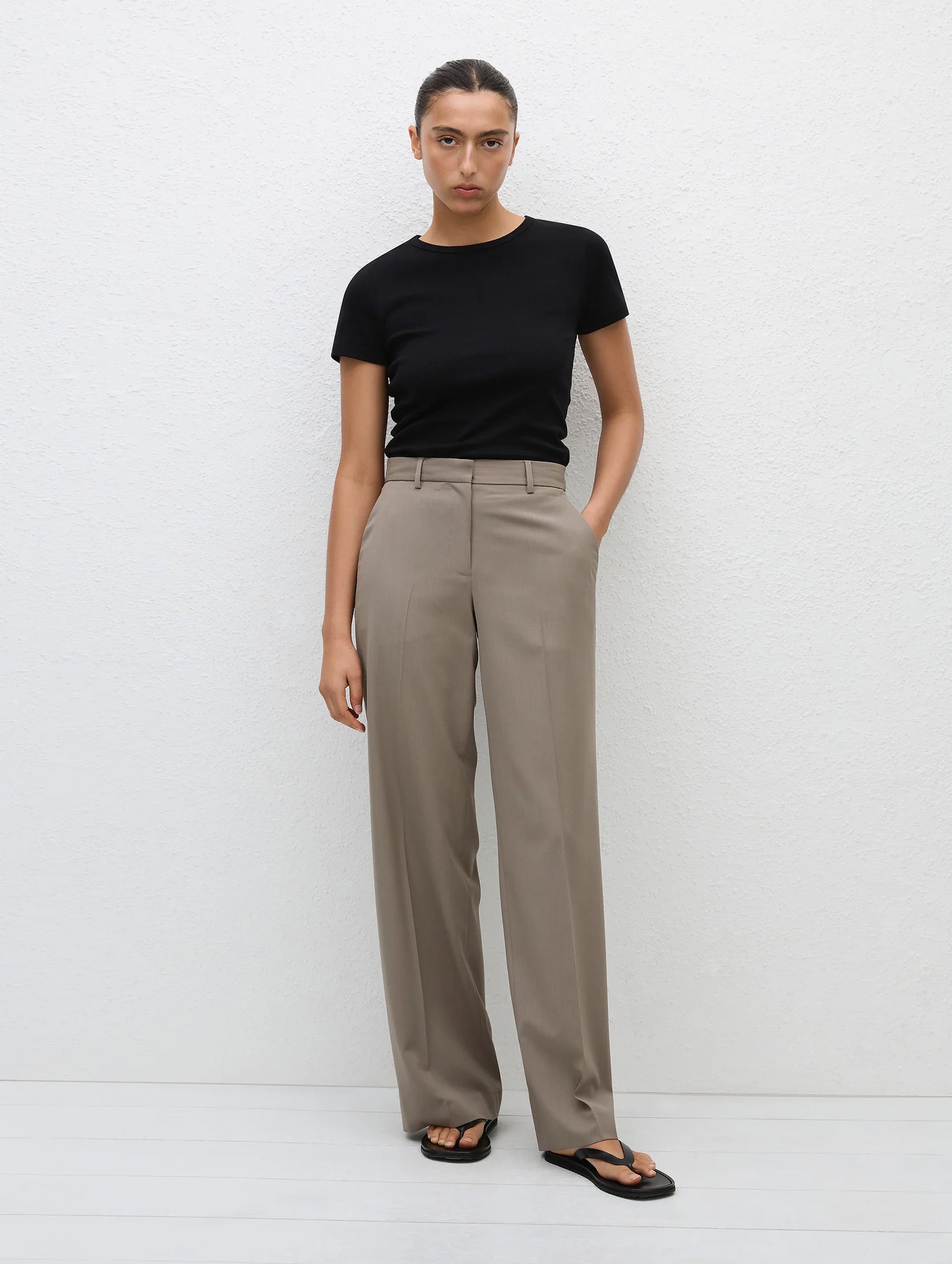 Relaxed Tailored Trouser in Taupe