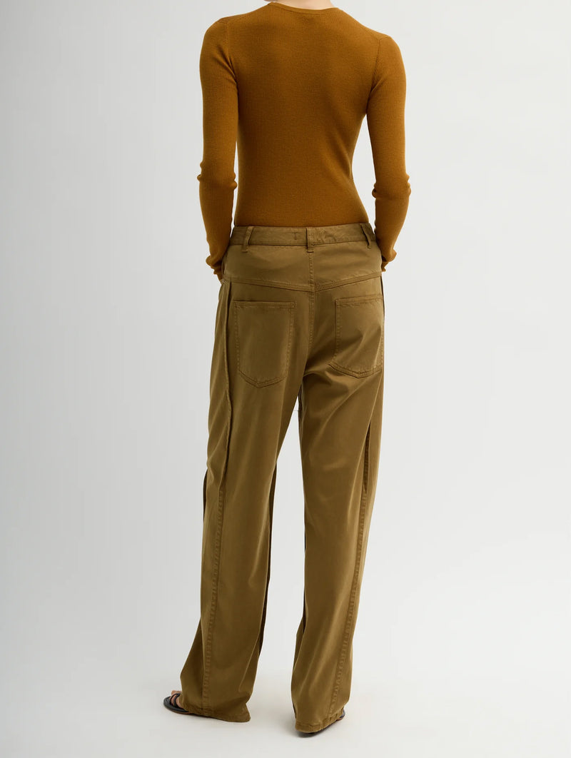 Garment Dyed Stretch Twill Regular Tuck Pant in Dark Tan