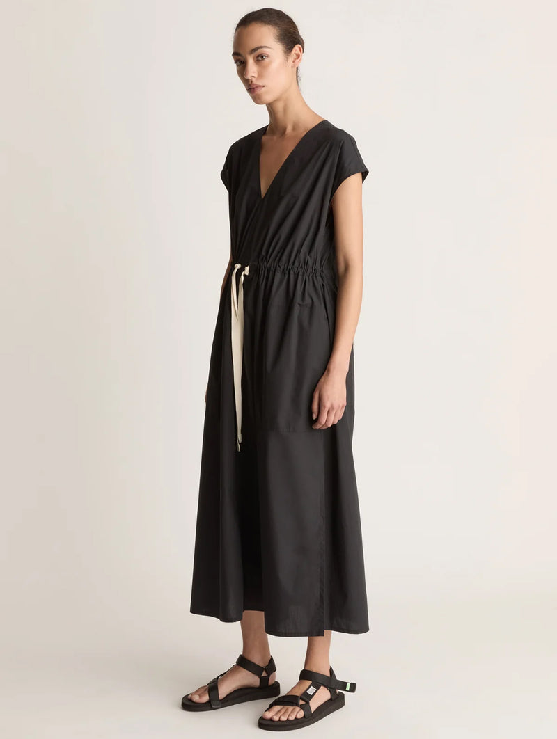 LM Poplin V Neck Dress in Black