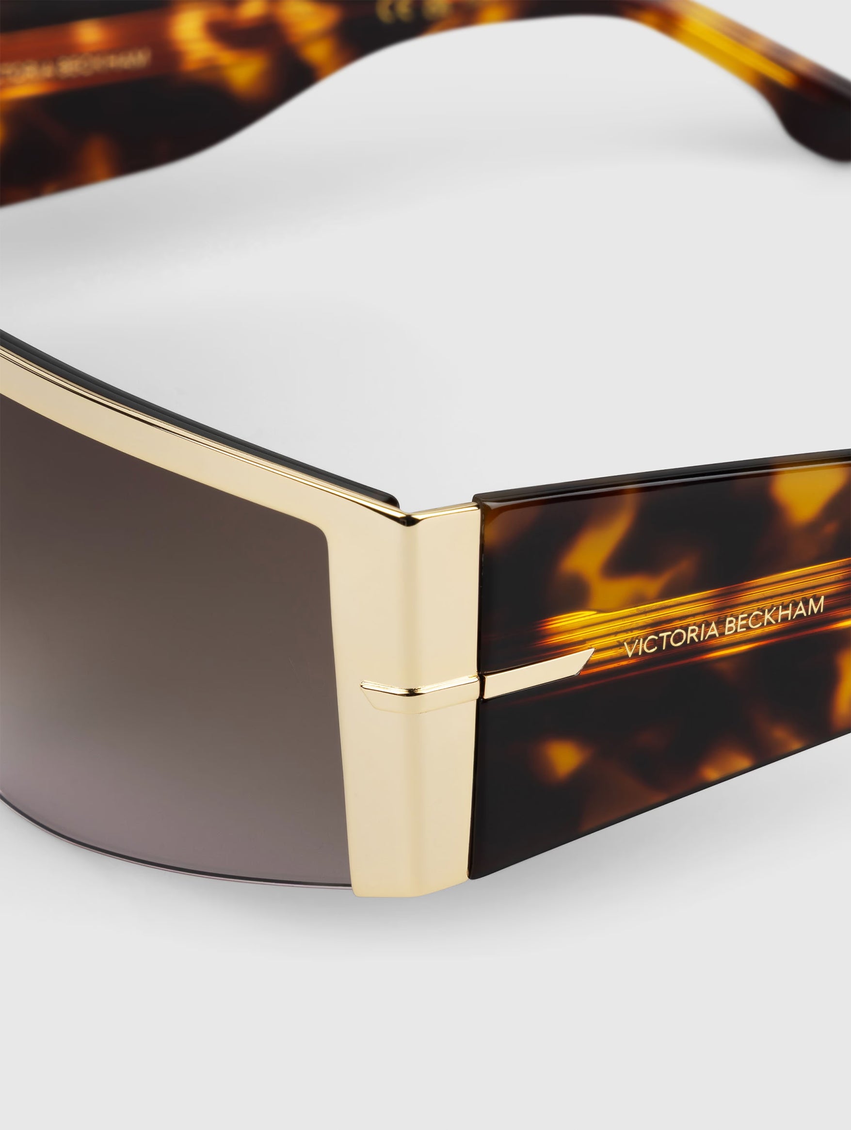 VB 7015/S 99 in Gold Havana