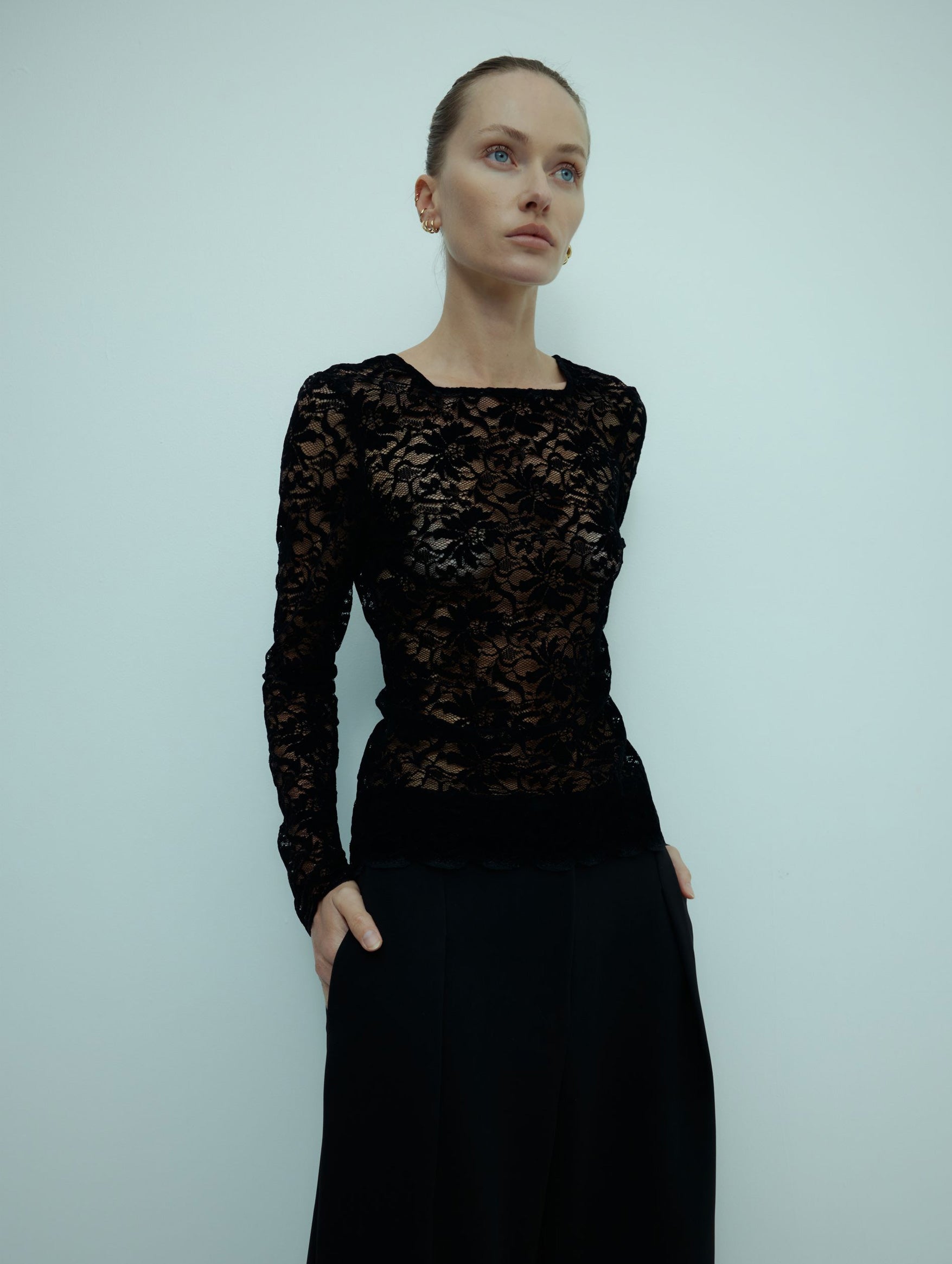 Vita lace Top in Black