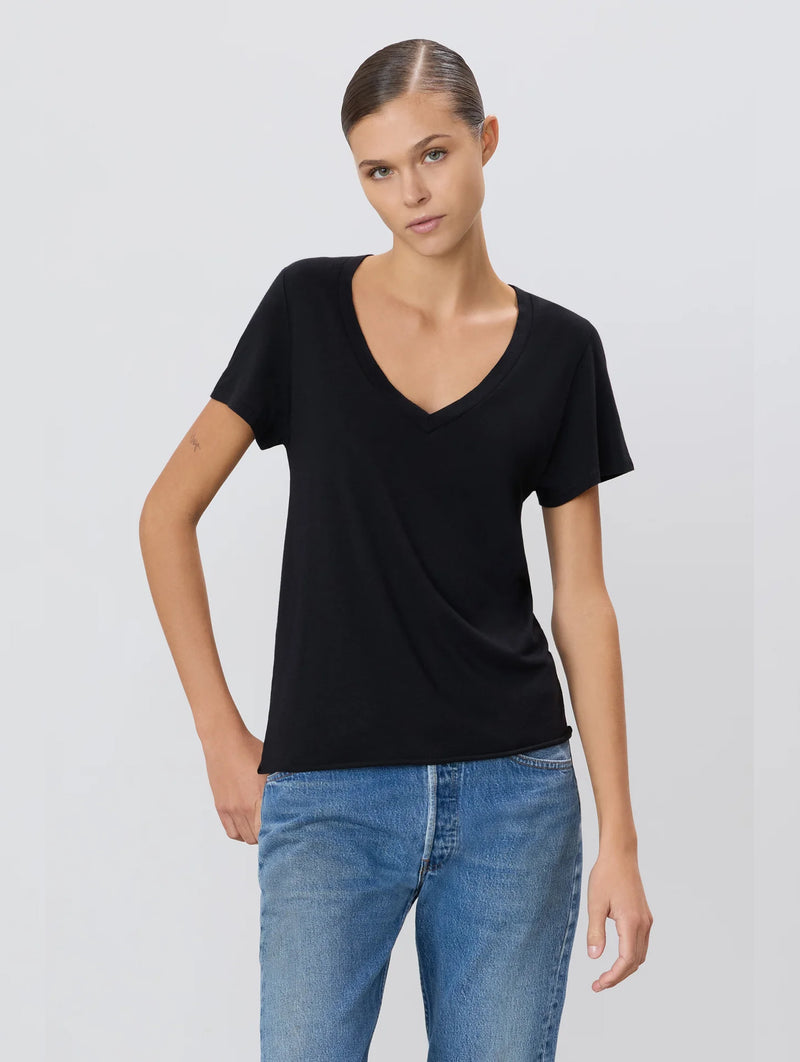 V-Neck T-Shirt in Black