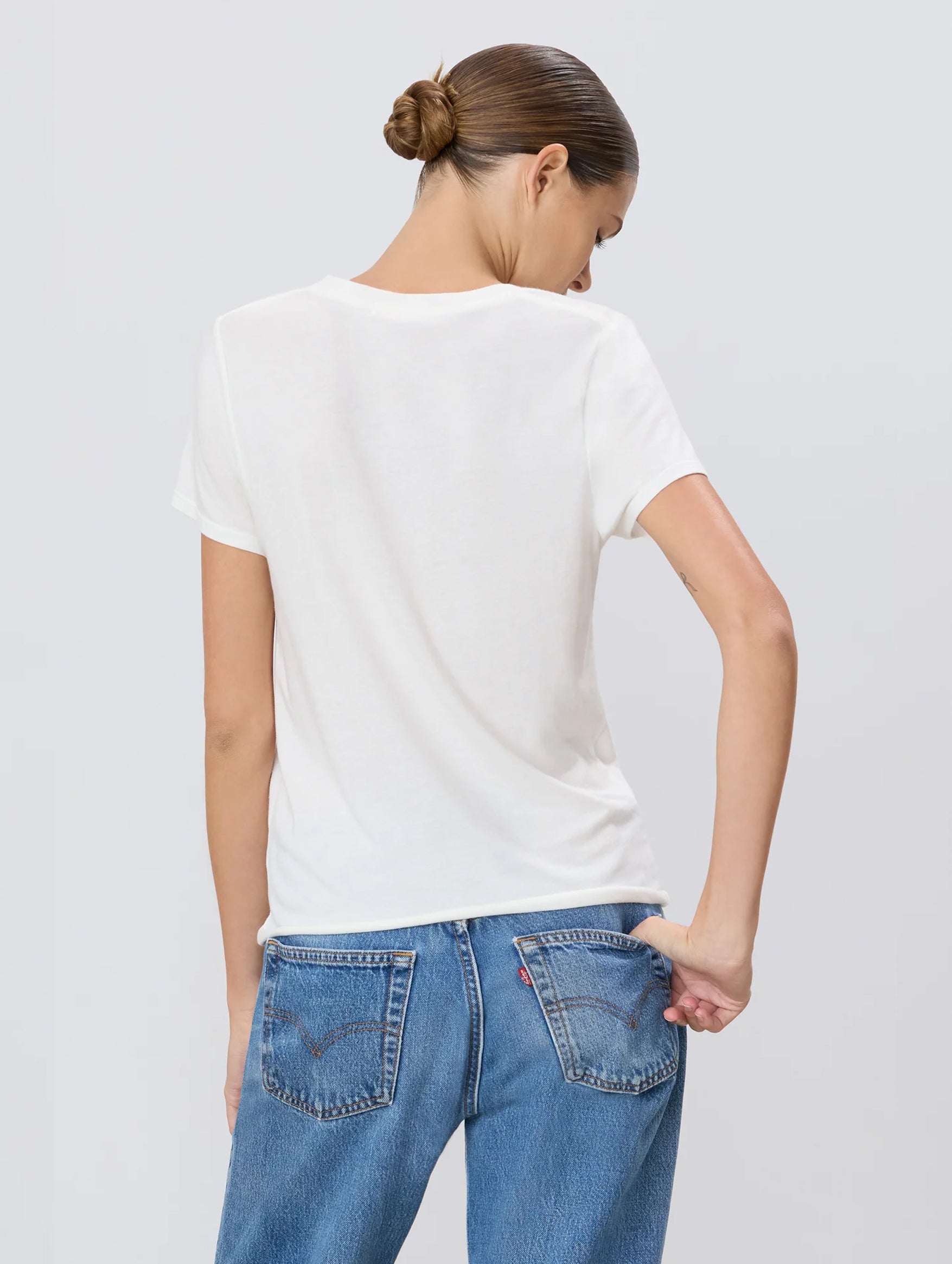 V-Neck T-Shirt in Ivory