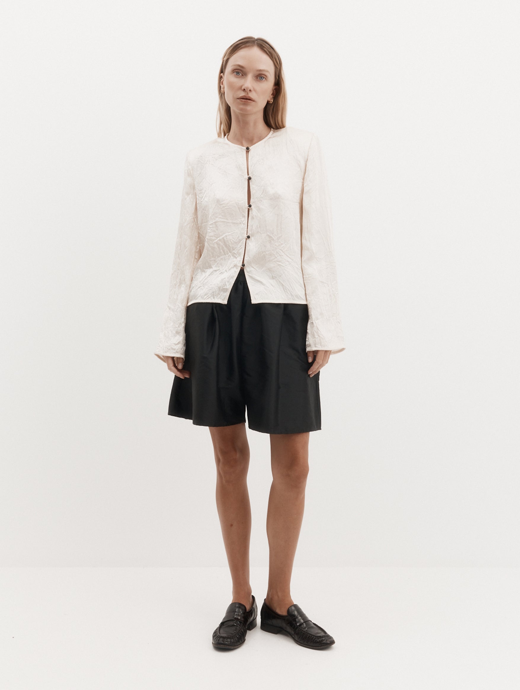 Voluminous Short in Black