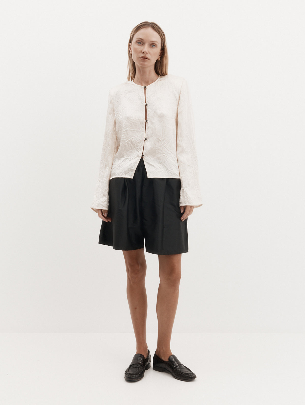 Voluminous Short in Black
