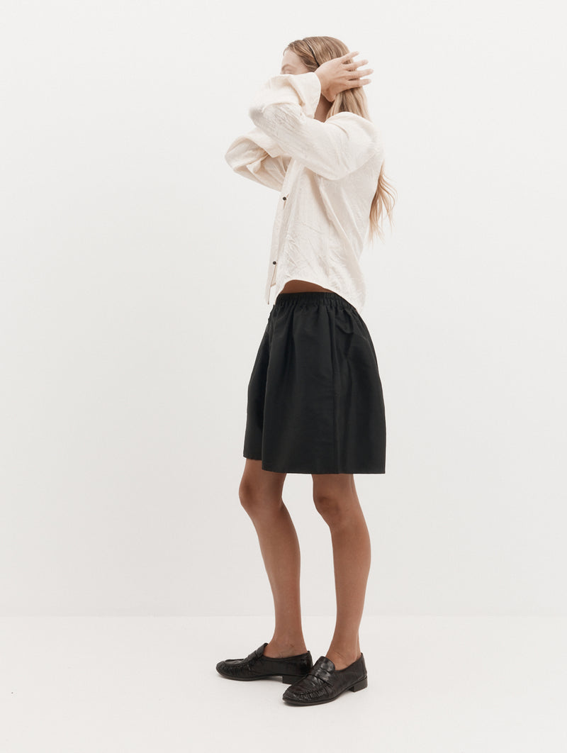 Voluminous Short in Black
